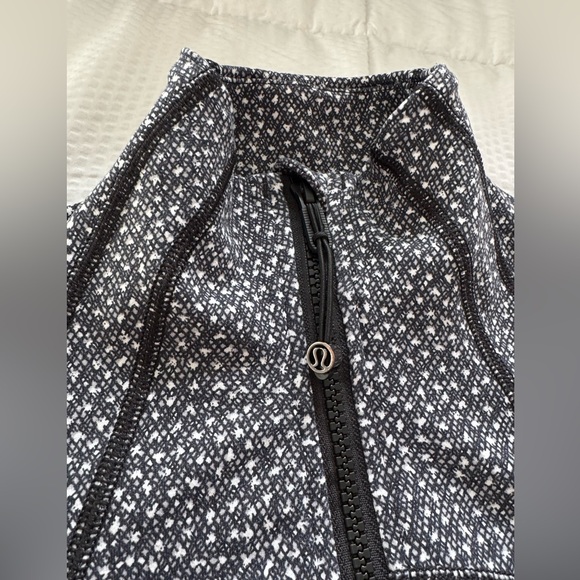 Lululemon Define Jacket - Picture 3 of 8
